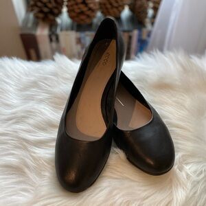 Ecco Women's Black Leather Flats
